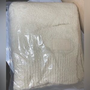 New in package Rachel Miriam Blanket